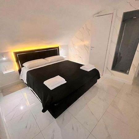 נאפולי Suite Luxury Toto מראה חיצוני תמונה