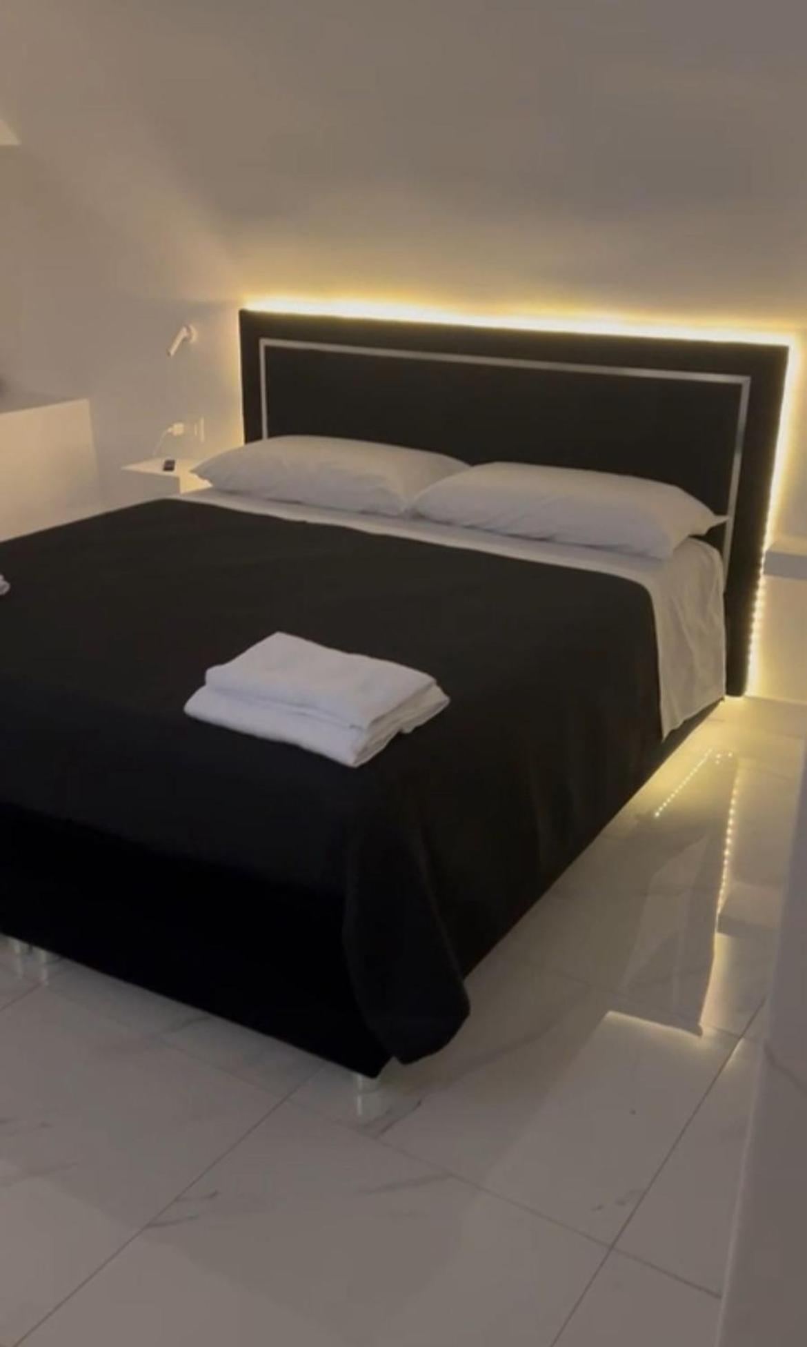 נאפולי Suite Luxury Toto מראה חיצוני תמונה