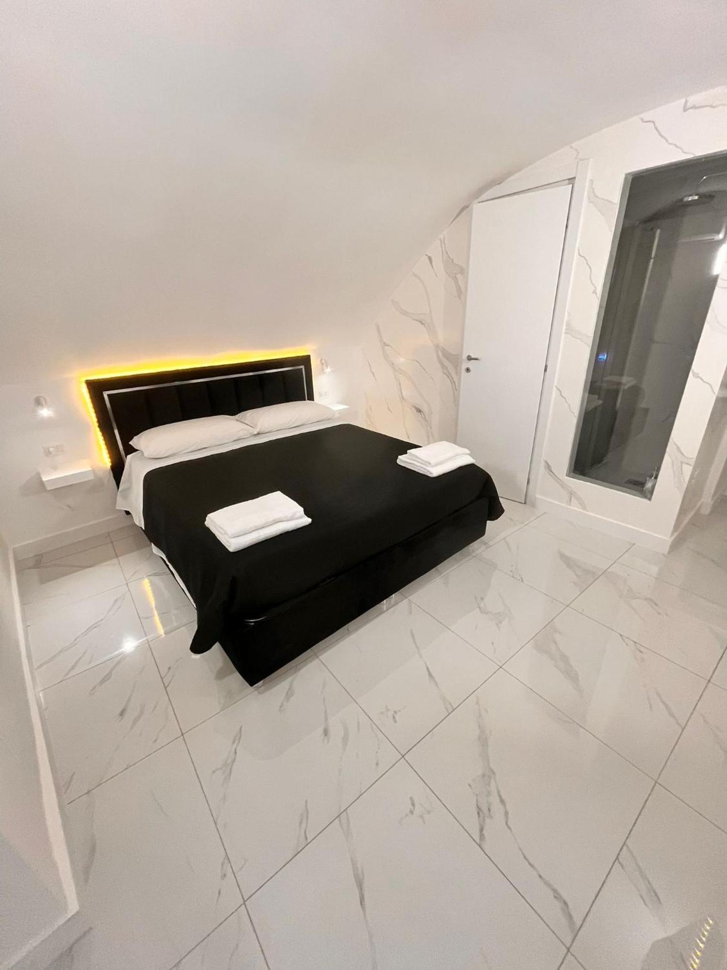 נאפולי Suite Luxury Toto מראה חיצוני תמונה